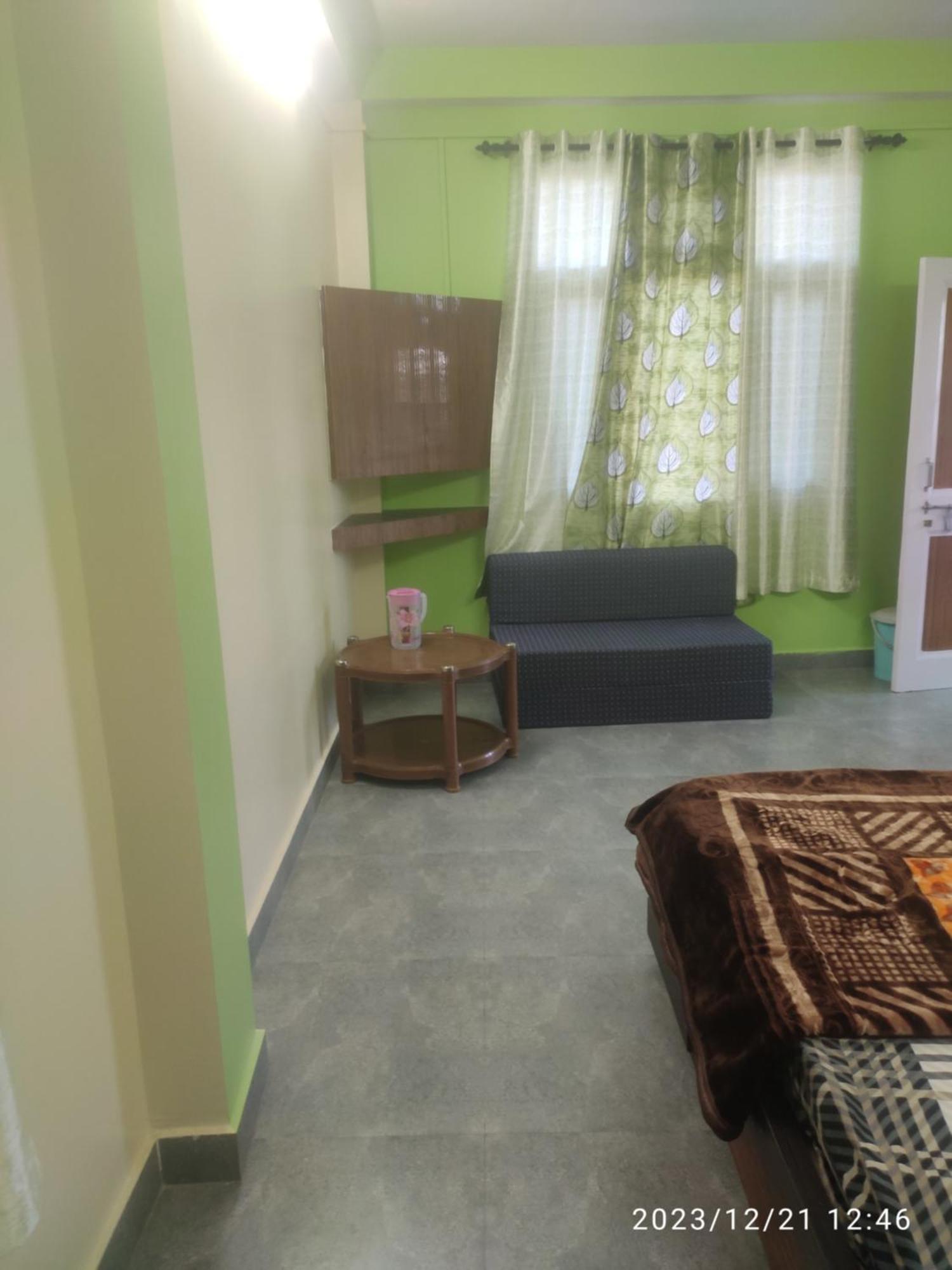 Tree Valley Homestay Chail Bagian luar foto