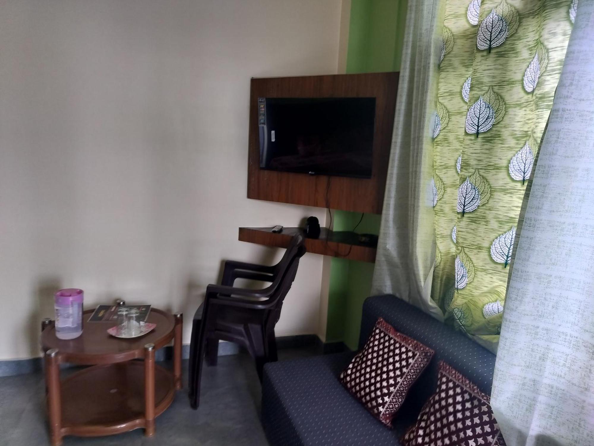 Tree Valley Homestay Chail Bagian luar foto