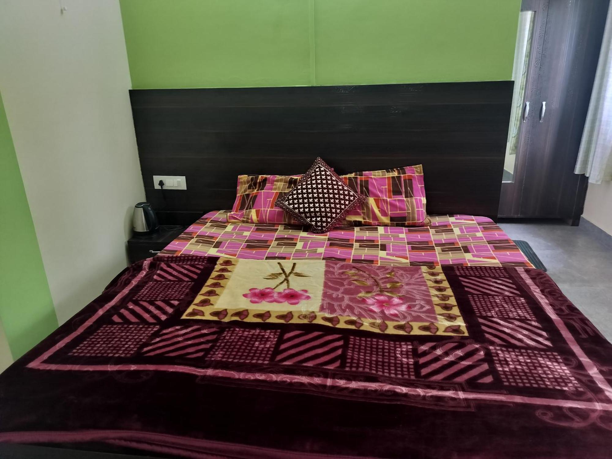 Tree Valley Homestay Chail Bagian luar foto