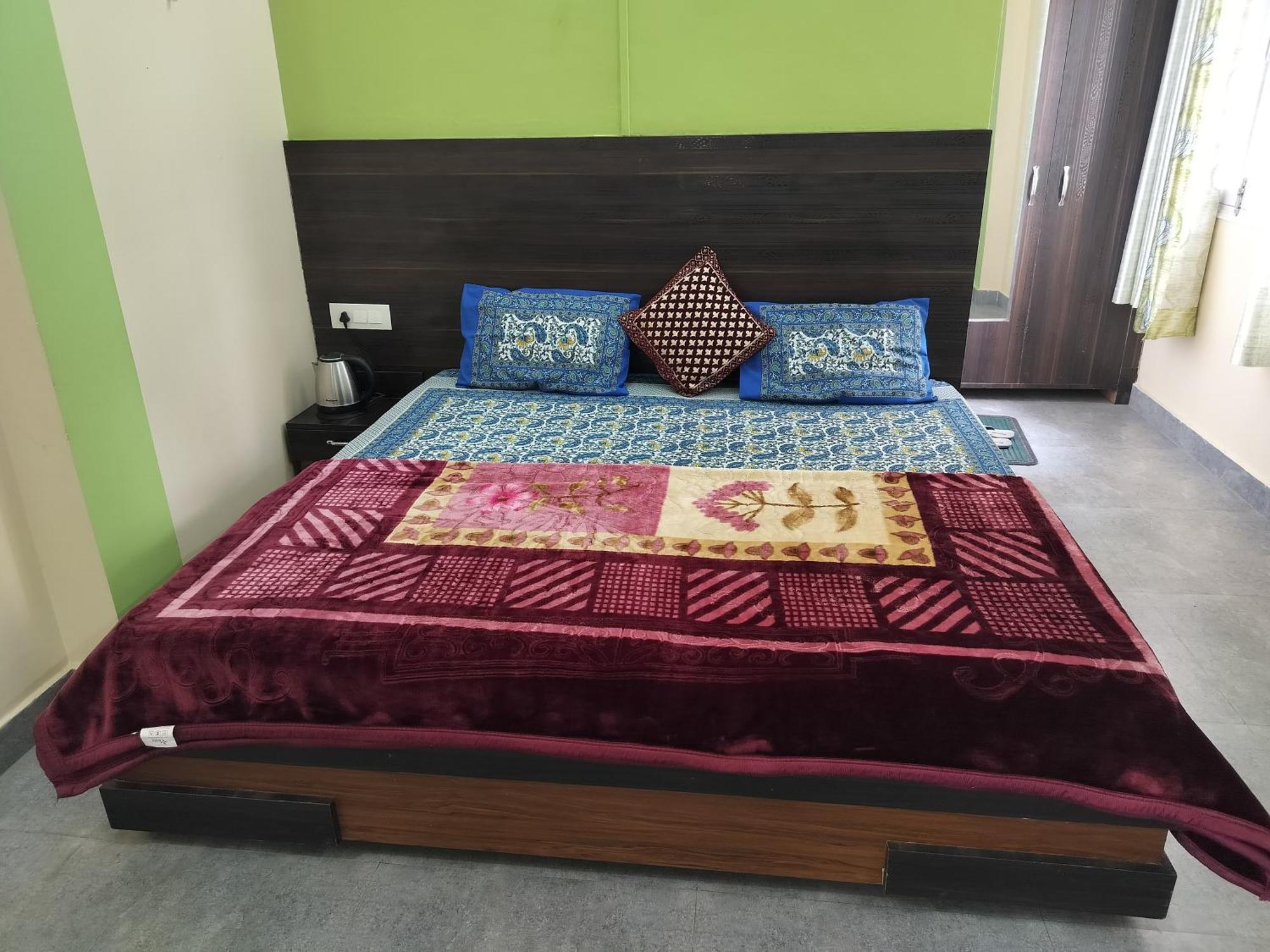 Tree Valley Homestay Chail Bagian luar foto