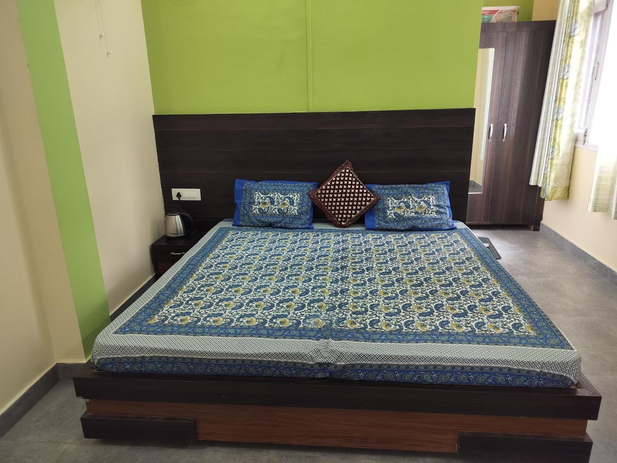 Tree Valley Homestay Chail Bagian luar foto